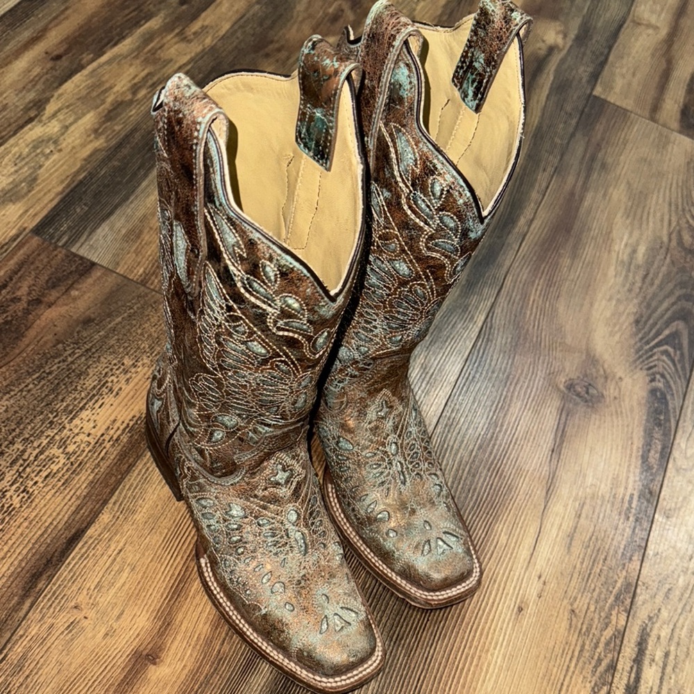 Corral Brown and Turquoise Embroidered Cowgirl Boots